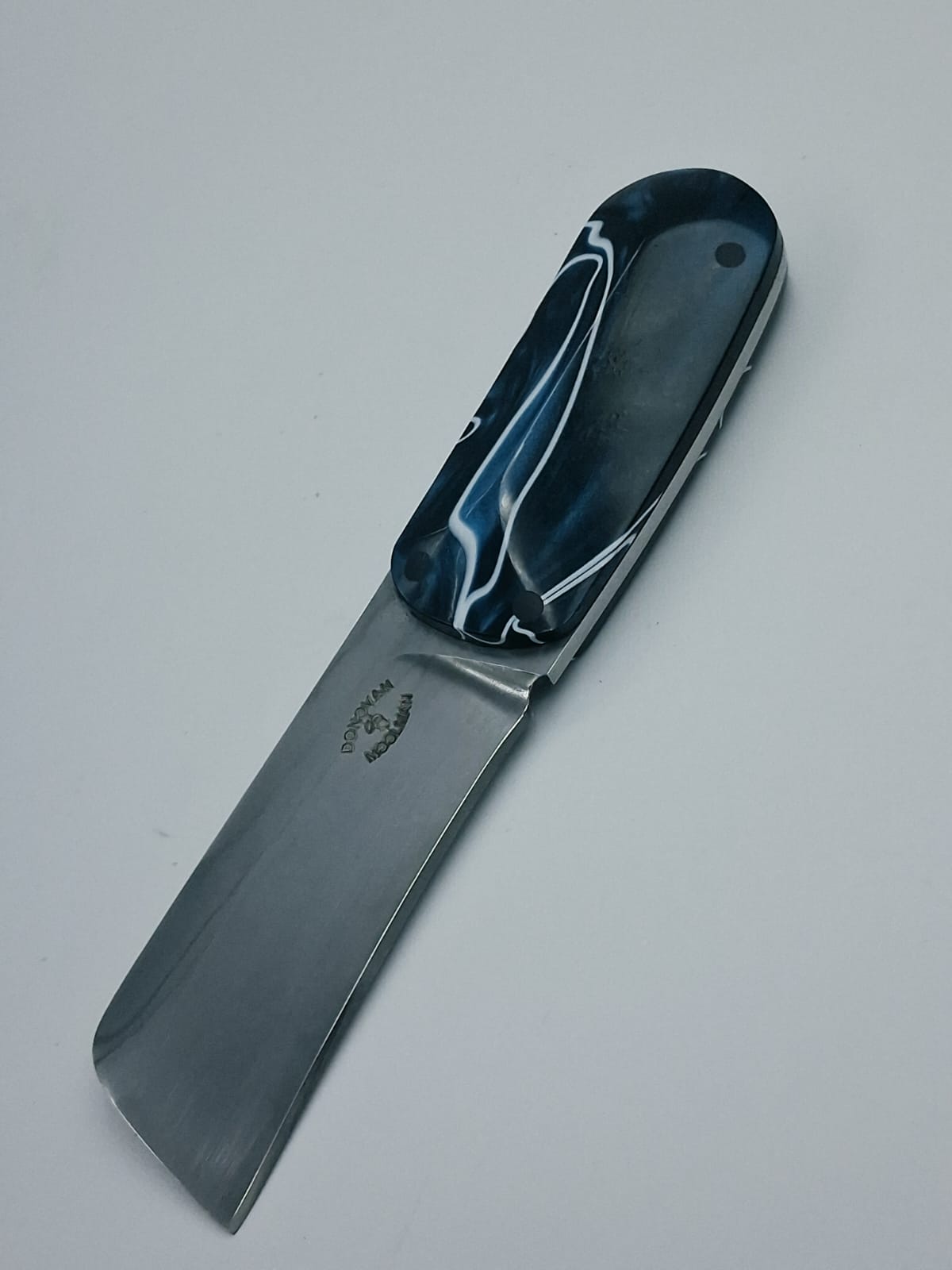Biltong knife (blue) by Donovan Moolman