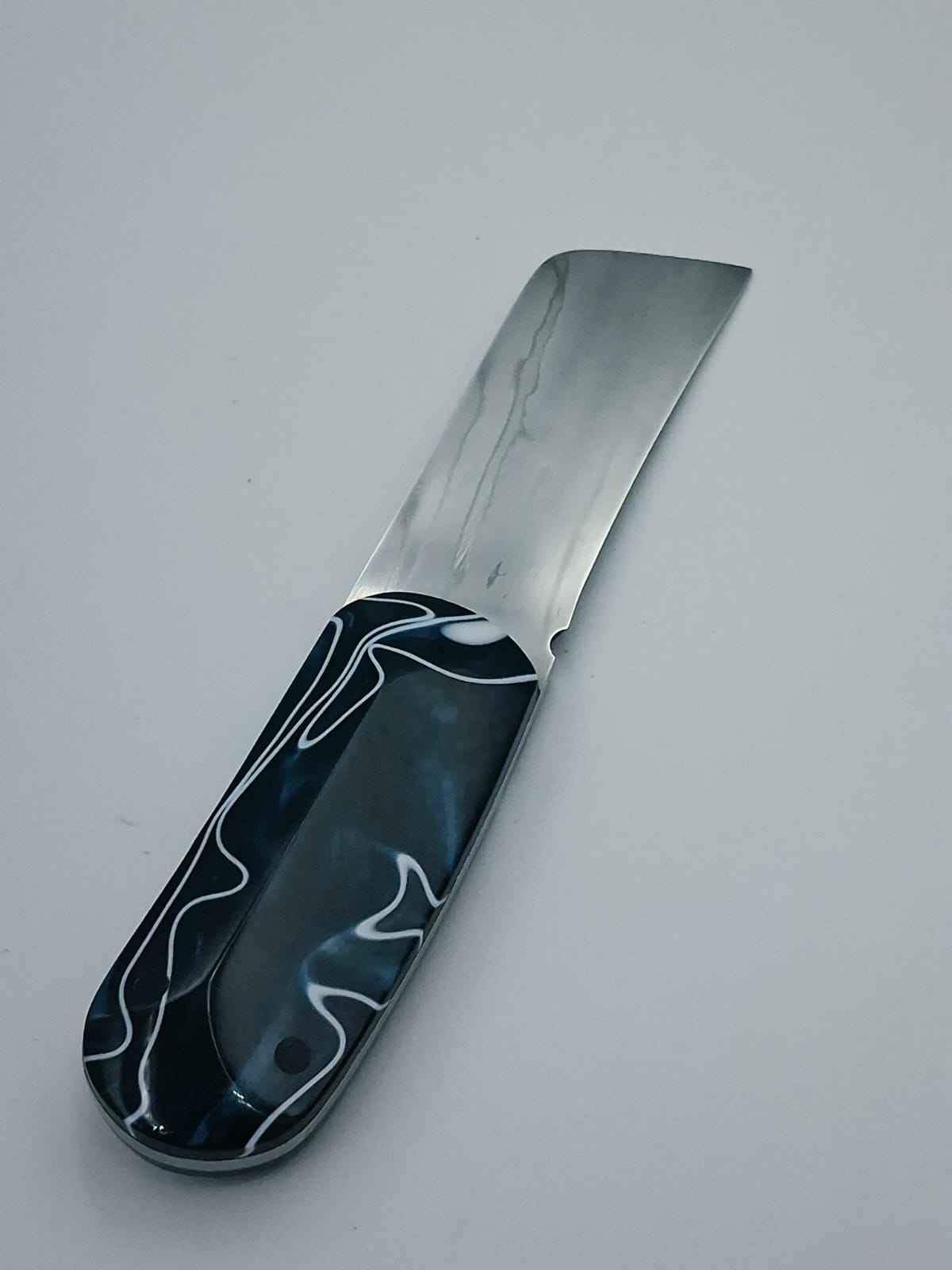 Biltong knife (blue) by Donovan Moolman