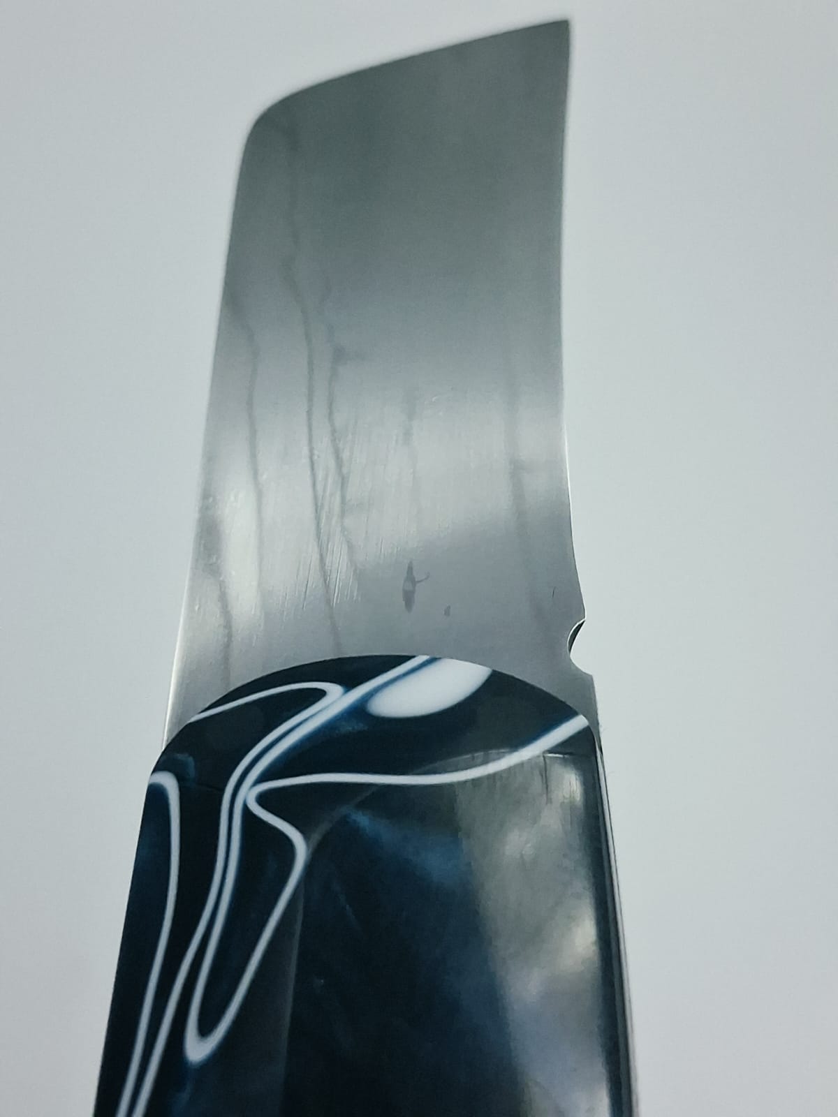 Biltong knife (blue) by Donovan Moolman