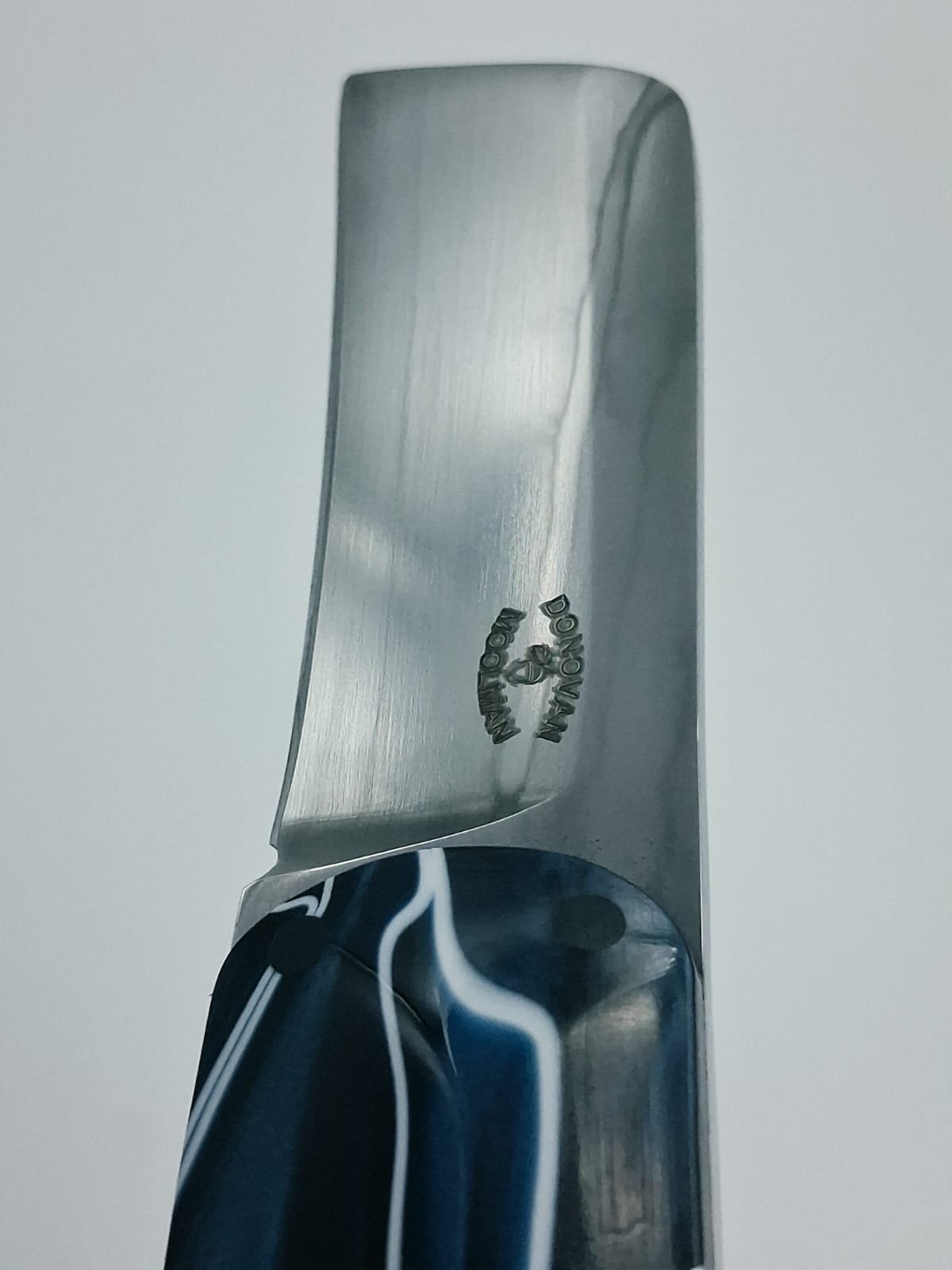 Biltong knife (blue) by Donovan Moolman