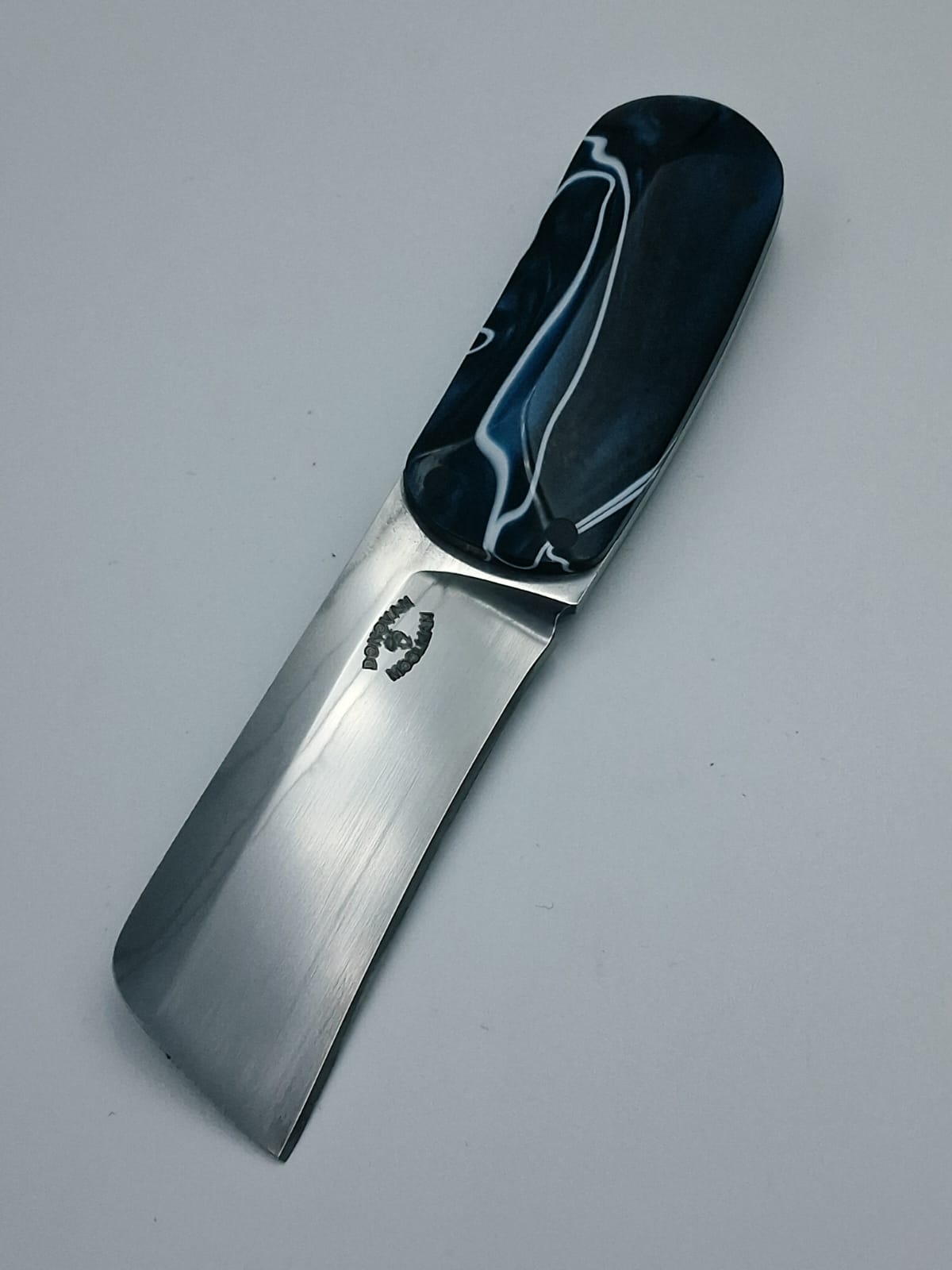 Biltong knife (blue) by Donovan Moolman