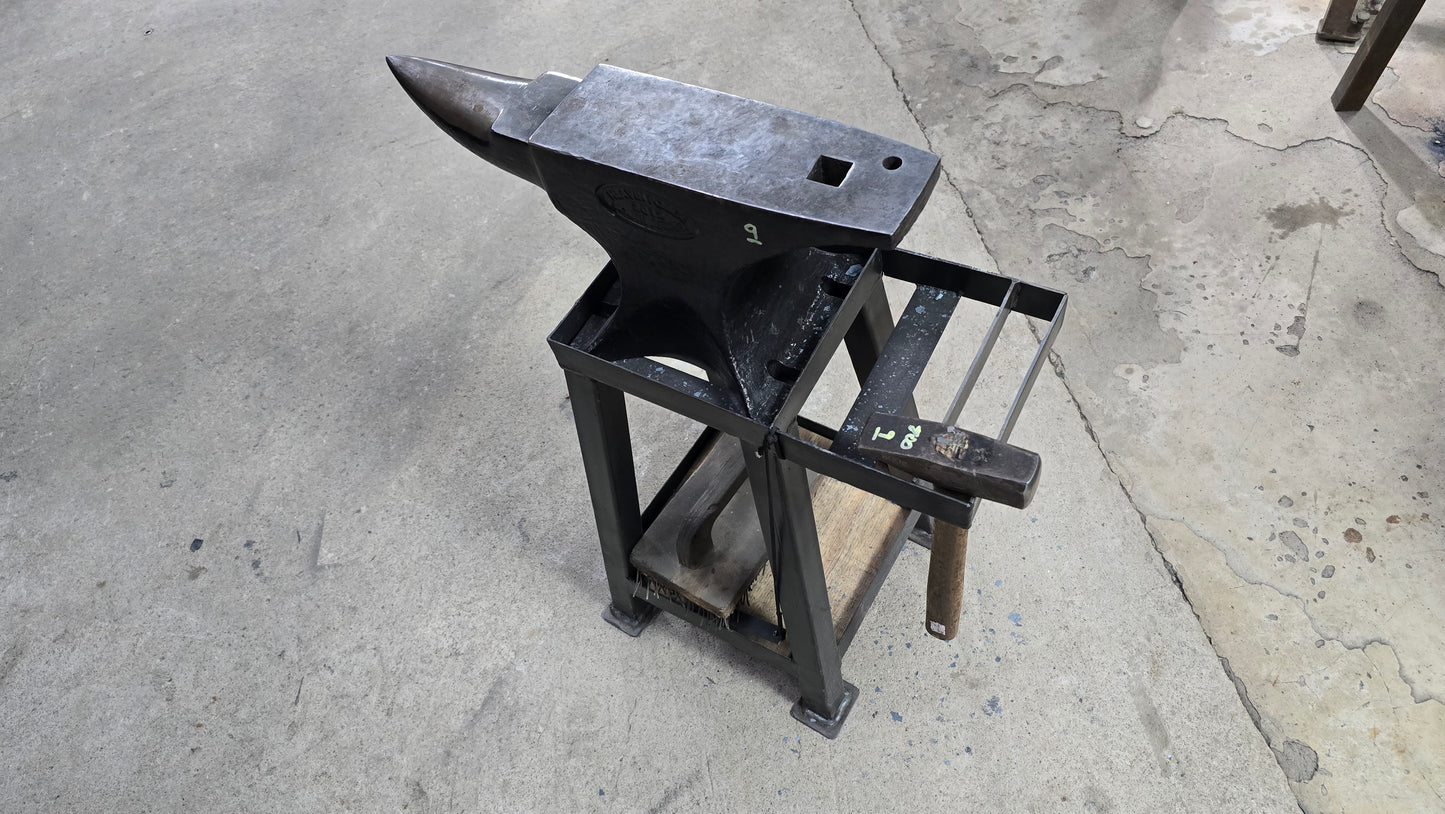Heavin Forge Anvil (36.8kg) With Stand